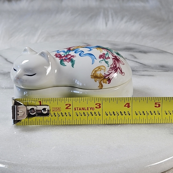 Vintage Palais De Versailles Elizabeth Arden Sleeping Cat Kitten Trinket Box - Picture 11 of 12